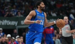 冷静的你很强的！丁威迪11中5得14分4板2断 10个助攻串联全队