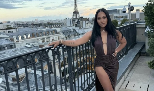 想老婆了！库里晒出和阿耶莎视频截图：我的巴黎女神！