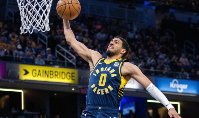 哈利伯顿几号球衣 答案在这里