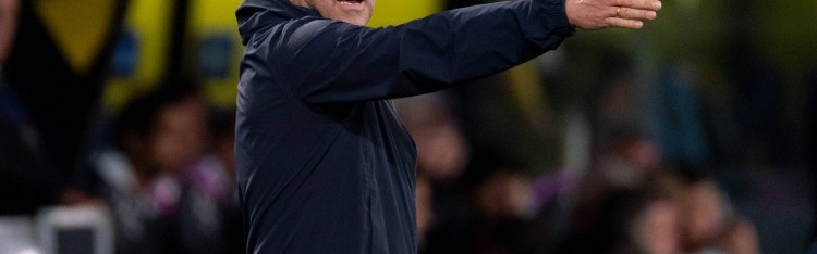 云开体育-科贝电台透露：弗里克对巴萨团队协作问题表示担忧，球员间缺乏整体配合