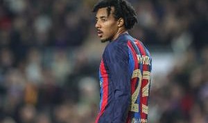 云开体育官网-铁人！孔德1年半没缺席过任何比赛，已连续踢了90场比赛