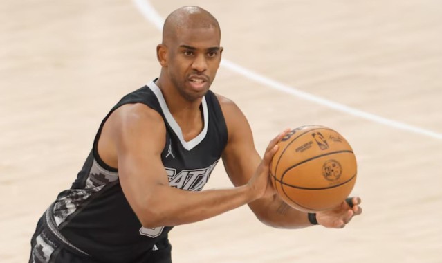 Shams：40岁控卫克里斯-保罗在周三与雄鹿官员进行了交谈