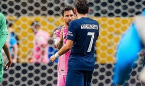 云开体育官网-克瓦拉茨赫利亚社媒晒同梅西合照：很荣幸能和你同场竞技